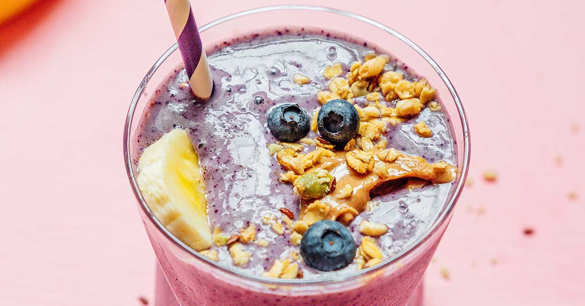 Easy 4-Ingredient Blueberry Banana Smoothie & Customization Tips